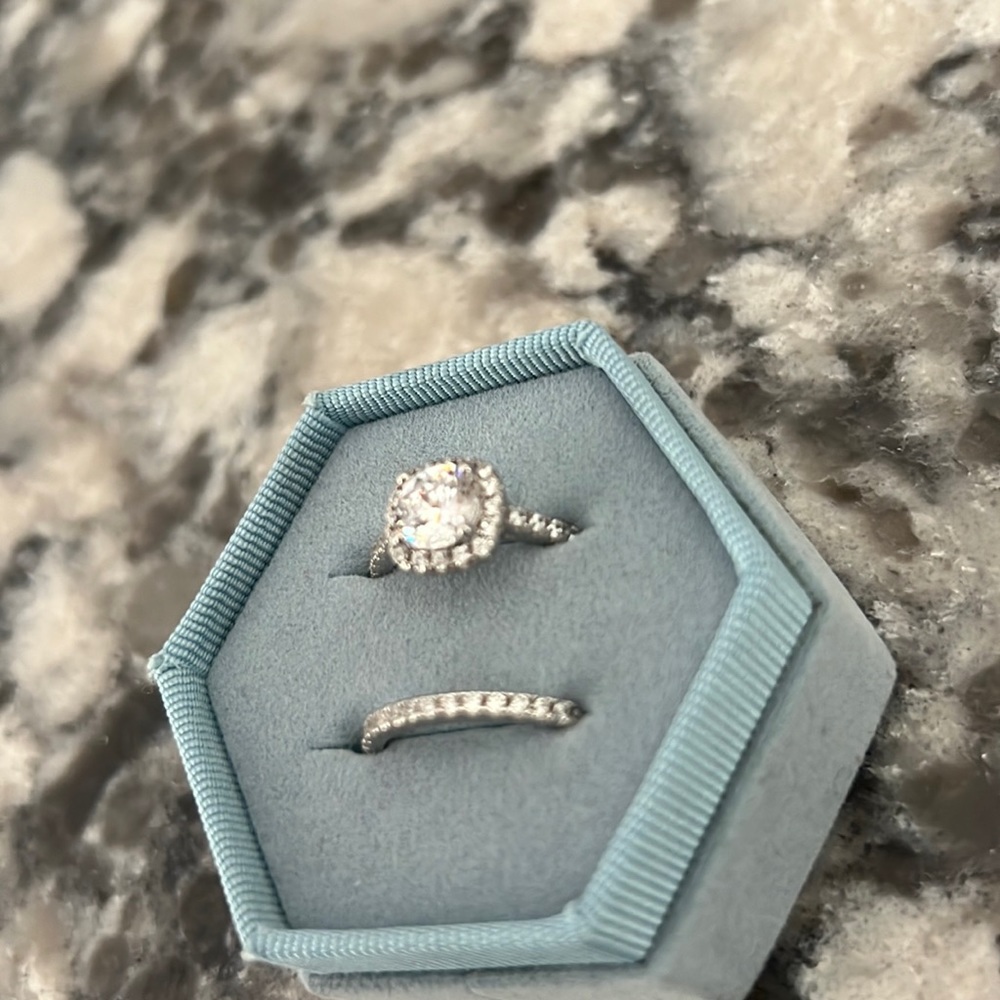 Stunning Modern Gents ring! Size 7